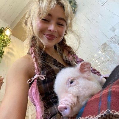 ariculs's profile picture. tloas⠀⠀—⠀⠀𝐞𝐥𝐝𝐞𝐬𝐭⠀⠀𝐝𝐚𝐮𝐠𝐭𝐡𝐞𝐫.