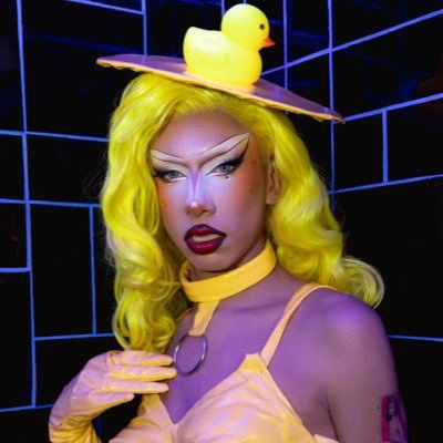 𝐄𝐄𝐕𝐄𝐄 DRAG🩷 Profile