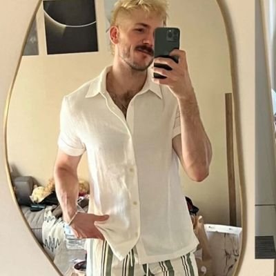 bowcrarratana's profile picture. https://t.co/bYEfhlXwNf ‧₊˚❀༉‧₊˚.