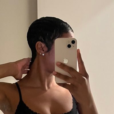 AmaniRosee's profile picture. be you, love you. all ways, always.