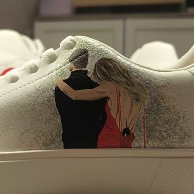 MaddiMns's profile picture. La libertà non può essere solo per alcuni