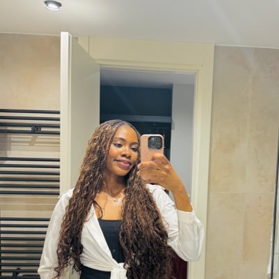 Bee_jhenny's profile picture. UI/UX beginner