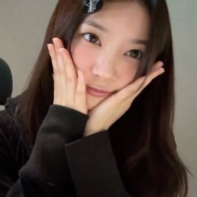 hugmoka's profile picture. mokas real true actual girlfriend not clickbait