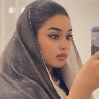 ratooja_hussein's profile picture. 