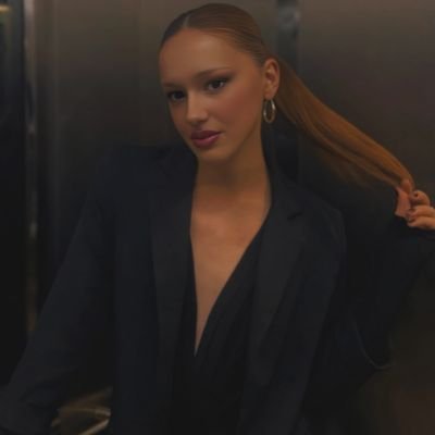 senaaamk's profile picture. 