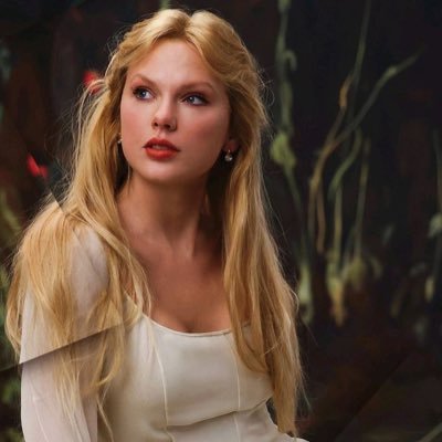 opheliiasfate's profile picture. i hate it here so I will go to secret gardens in my mind