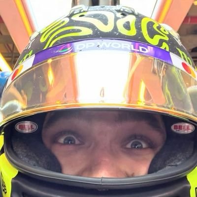 seungmovie's profile picture. being bisexual does not make me slutty i just happen to be both.

ln4. lh44. gb5.