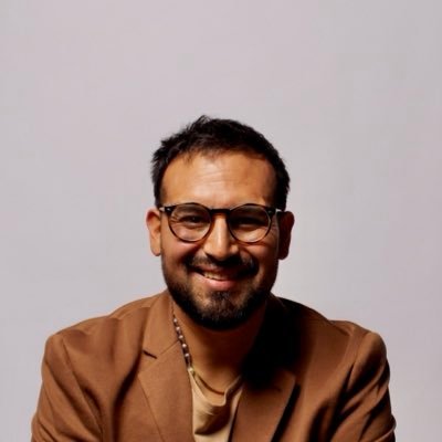 soymaik's profile picture. ☉︎♉︎|☾︎♈︎|↑♑︎|☁︎♍︎|↗︎♊︎|♄︎♎︎|♀︎♋︎ Hijo del Río de la Plata con fe † Rescatando belleza del algoritmo Hago una carrot cake que puede destronar tu postre favorito