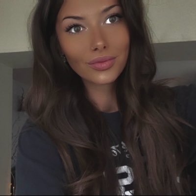 ERlCUH's profile picture. gamer | steelworker | ninja of the hidden leaf | lotr nerd | husky and pom mom | tattoos | pink is my favorite color 💕