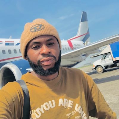 DaddyNupe's profile picture. UX/UI product Designer | Tech Enthusiast | Cruise | Entertainment | FootBalll | Manchester United Fan 🖤❤️
