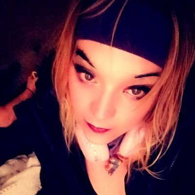 seraraye's profile picture. hyperpop superstar, superpop hyperstar, nxc/vaporwave dj/producer, artist,  🛸✨ sirian/pleiadian/lyran starseed in glitchcore lace, may awe bless us all, love✌