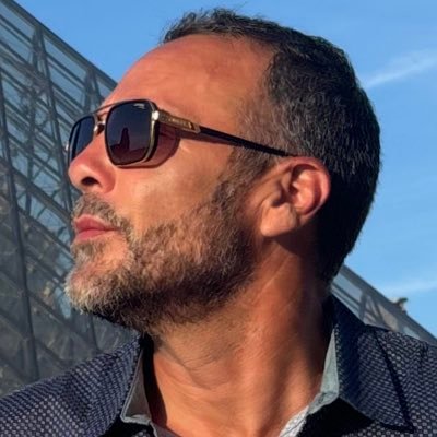 robertolongoria's profile picture. 