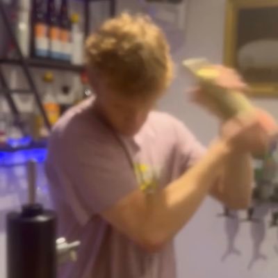 HeyimDash's profile picture. ‘Bit of a strange bloke’ - multiple sources