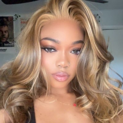 britroboomin's profile picture. your favorite southern belle cancer 🤠💛