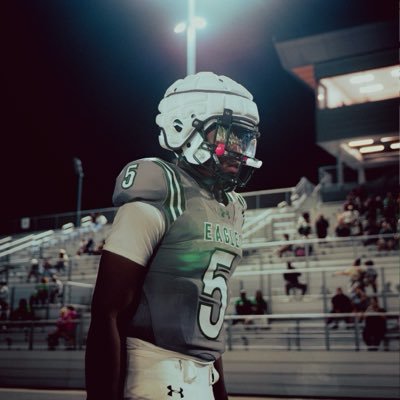 Marlyn_vEnom11's profile picture. Killeen Ellison high school C/O 2028 Killeen, TX 6’0 200/student athlete/Football/QB/Basketball/Track