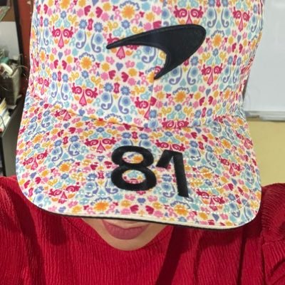 oly_mx's profile picture. Mind, consciousness & thought 🖤🤩 🚀 #Atiny 🍭 #F1 obsessed #checolover 🏎️ #Diablos and #Dodgers ⚾️ 🧢