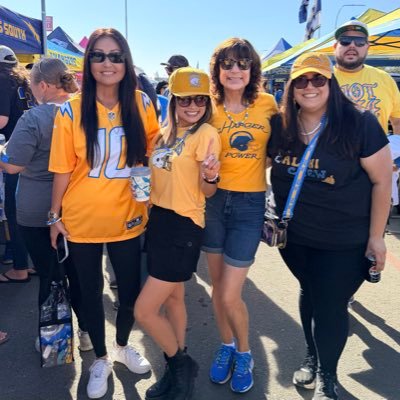 karenluvssports's profile picture. Chargers, Kings, Ångels, Fresno St.I love sports, God & family. But not necessarily in that order. *WARNING: I tweet A LOT about sports #alohicrew⚡️#cancersucks
