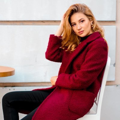 ztvwl39962991's profile picture. Sketchbook in hand, sand on my feet