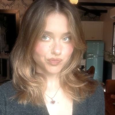 taylorsbrics's profile picture. you broke me first ツ