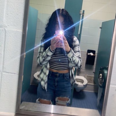 MarySummer8592's profile picture.