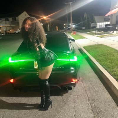 itzzzliss's profile picture. 💜