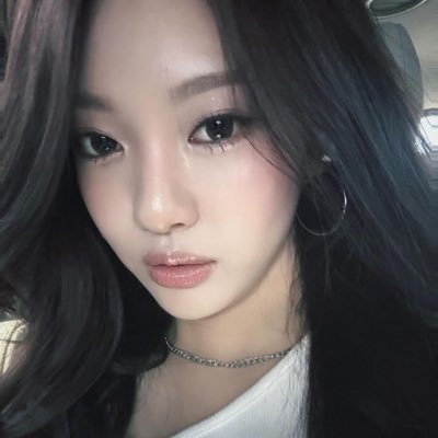 yvesmywifey's profile picture. aespa, loona & 2hollis world domination