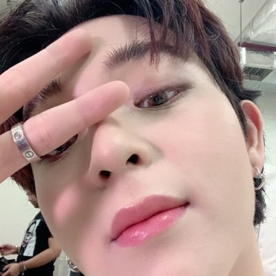 thitarat288656's profile picture.