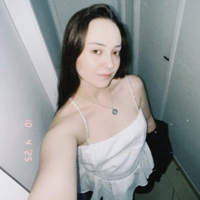 thais_artiolli's profile picture.