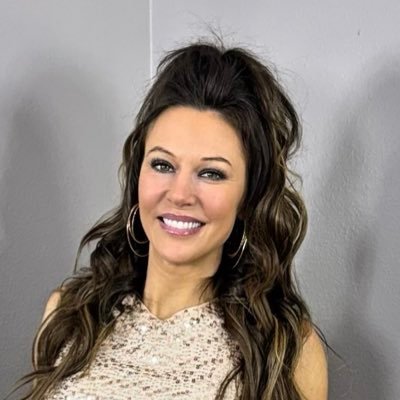 CreativeBathLab's profile picture. My name is Dora with Creative Bath Lab. I have a passion for creating... well, EVERYTHING!  Right now I'm really into bath & body projects.  Check it out!