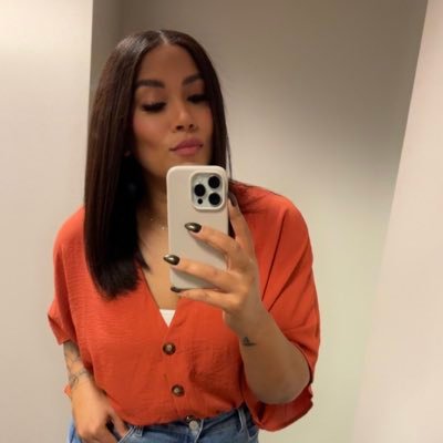 nicolexrene's profile picture. GO BIRDS! 🦅