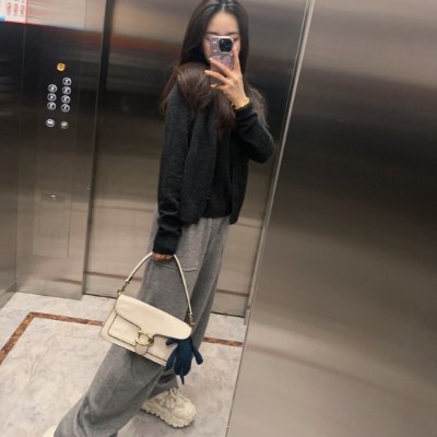 fpucyioode's profile picture. 인생은 여행과 같습니다. 목적지는 중요하지 않습니다. 길을 따라 펼쳐지는 풍경과 함께하는 사람들을 소중히 여기세요.🎡