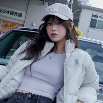 mochidalso's profile picture. • 25 | ⚢ | • loona is twelve 🌱 scans & youtube channel links below! ⬇️