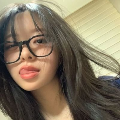 yellowskyyyy_'s profile picture. 