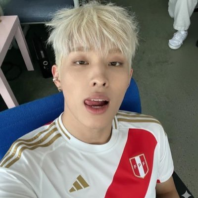 ugfintak's profile picture. 8 makes 1 team | mingi gf