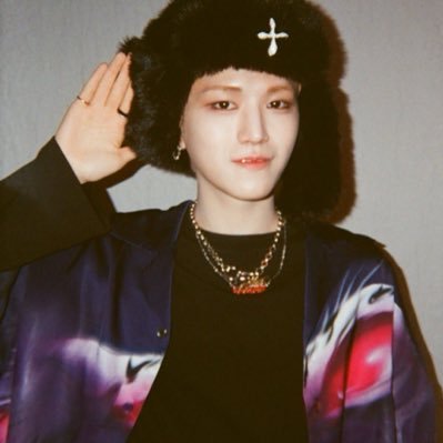 sharkkpau's profile picture. loving riwoo every day (infp : 13 || esp-eng)