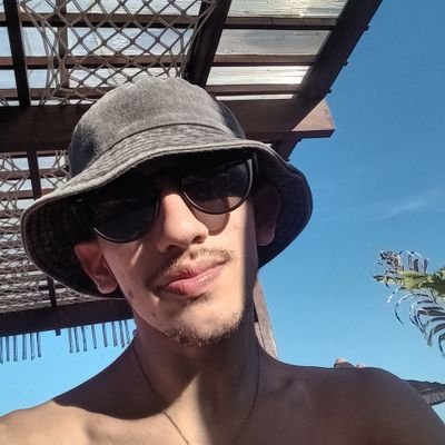 isso_bru's profile picture. hincha de E.D.L.P 🦁🇦🇹
  Embajador de alphachange.lifes y peñarol 💛 🖤

D11OS es pelado 
ig @brunitorisso 
Messi sos DI10S