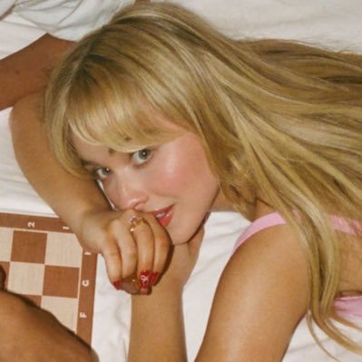 aoifesmaloy's profile picture. sage donahue my favorite girl