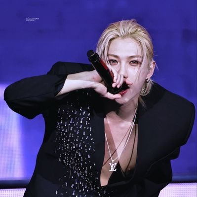 sunheart_s's profile picture. #용복 cundo el agua se allá secado, siéntate y observa las nubes elevándose 
   = .｡.:*★ot8 ☆ミ@NoveSofifi