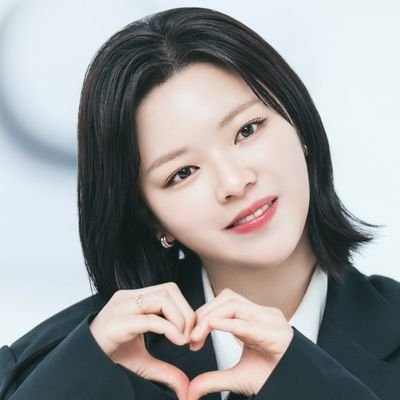 11Maria18's profile picture. 