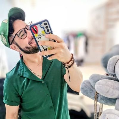 Fiiko's profile picture. Y va liviano mi ♥️ Gitano que solo entiende de latir a contramano 🙌
Viajero, tragón y nadaqueveriento😊