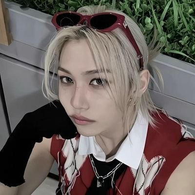 FluerdeJany's profile picture. Protegendo vidas durante o dia⚠️ calculando coisas à noite📐,💜 STAYTINY em tempo integral, Felix me cura, Mingi me destrói (equilíbrio, né?)