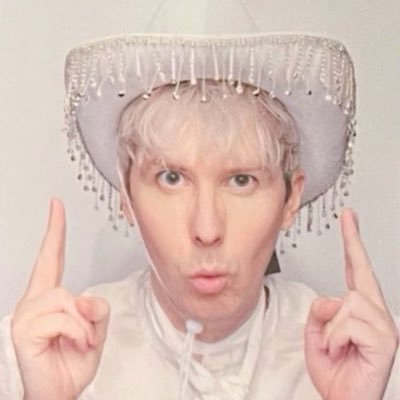 svpermore's profile picture. #phantwt | not normal about any of my interests sorry | eras foxboro n3, SWEAT bos, RO tour bos n2