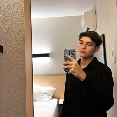 _rvleon's profile picture. 🎡