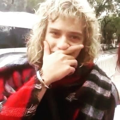 MLIR_1993's profile picture. Estudiante de medicina | dosmilero amante de los 90s | average Radiohead fan y enamorado de Cuti Sardelli | Blurtwt | Esp/Eng | ig:_parklife_1994 (18, he/she)
