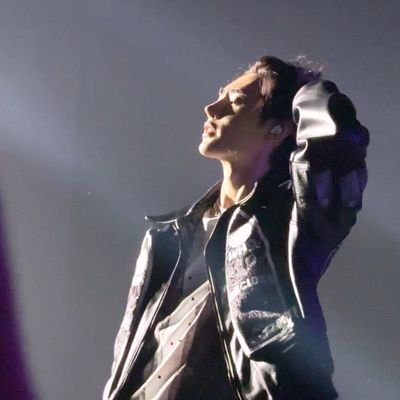 douceuremiel's profile picture. design? i'm pieces of sunsets and honey
I defy fate to create a new future with you ♡