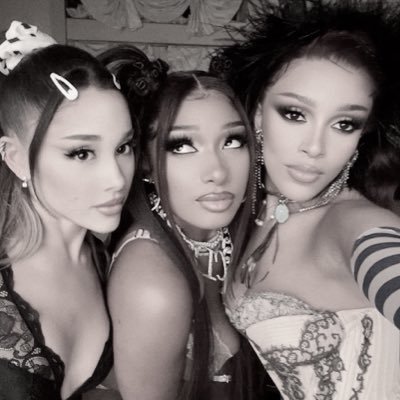 swaalani's profile picture. ꜱᴛᴀʀ ɢɪʀʟ . 𝑇𝑟𝑎𝑖𝑛𝑒𝑟 𝑜𝑓 @KaosQueen0 || ~ https://t.co/muCcW0JauM