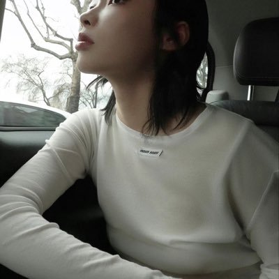 yourlastgf's profile picture. ︎ ︎ ︎ ︎everyday girl's day