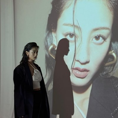 najy_tz's profile picture. Under the same sky, Let’s look at the same place, If I’m with you, I can do it. by JY💚