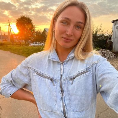Annie_Lee1987's profile picture. Inspiring others to live healthier and stronger lives. 🏋️♀️💕