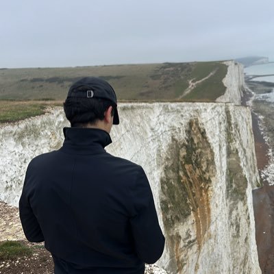 akhmedov_dev's profile picture. 21 engineer. ai, ml and computer vision